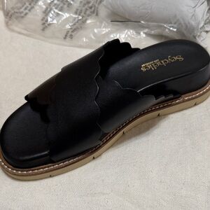 Seychelles Black Scalloped Leather Slides